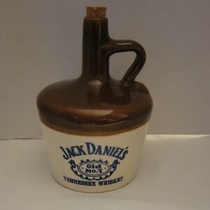 Jack Daniels Brown and Cream Bar Accessories Set
